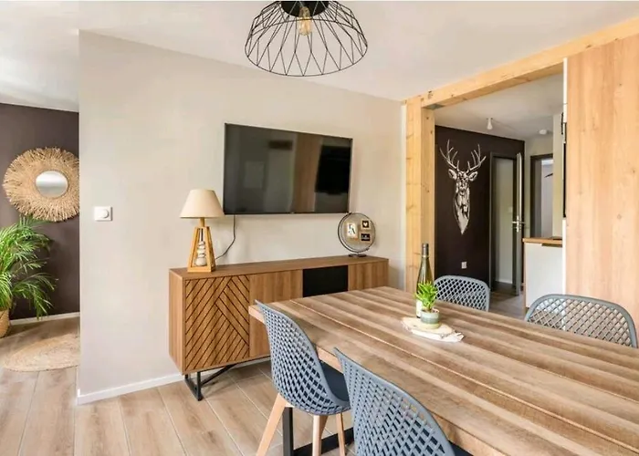 Le Nature Centre 2 *